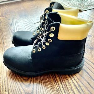 Men’s Timberlands Waterproof Boots, worn once, Size 9